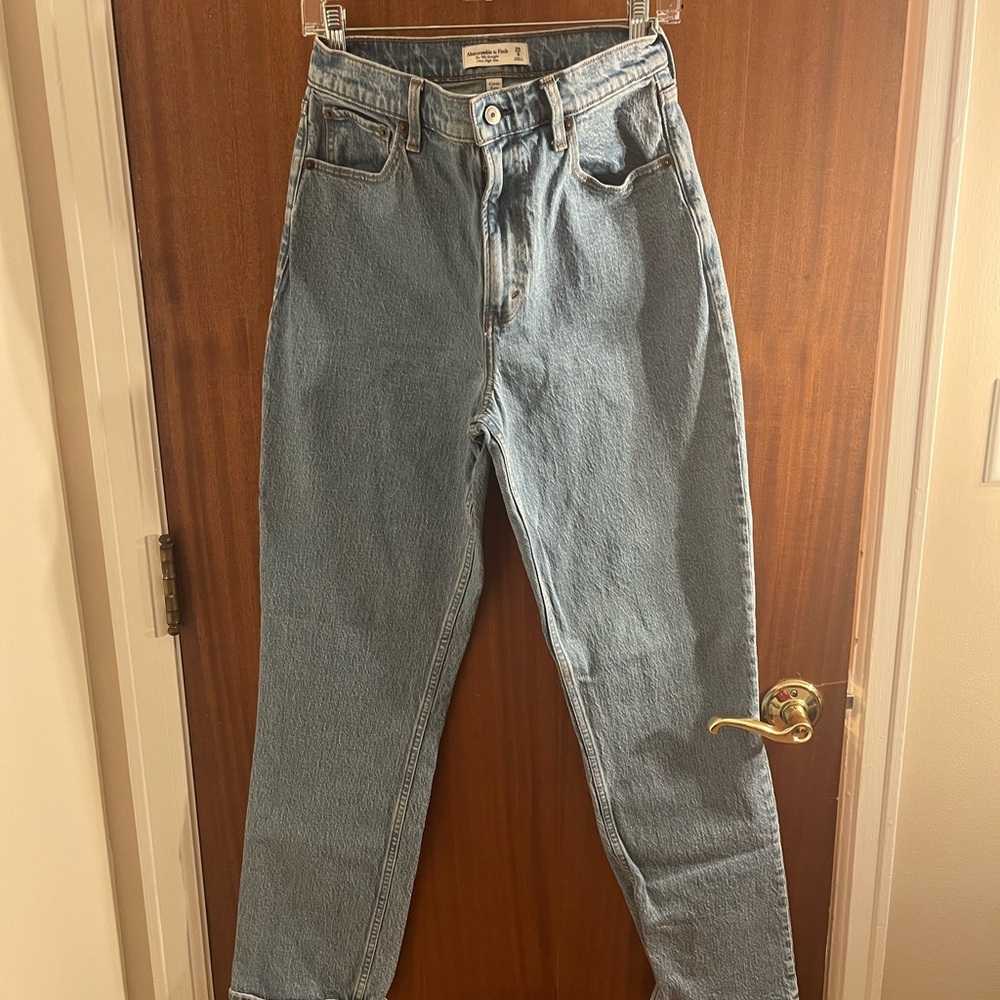 Abercrombie & Fitch 90's Straight Ultra High Rise - Picture 2 of 6
